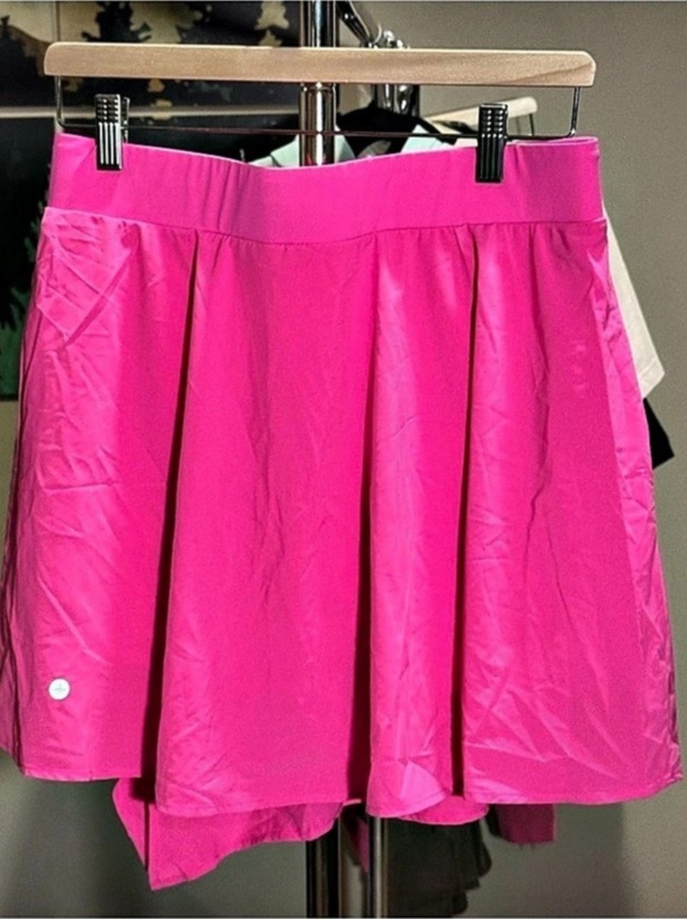 Halara Athletic Shorts in Pink Size Large Like New